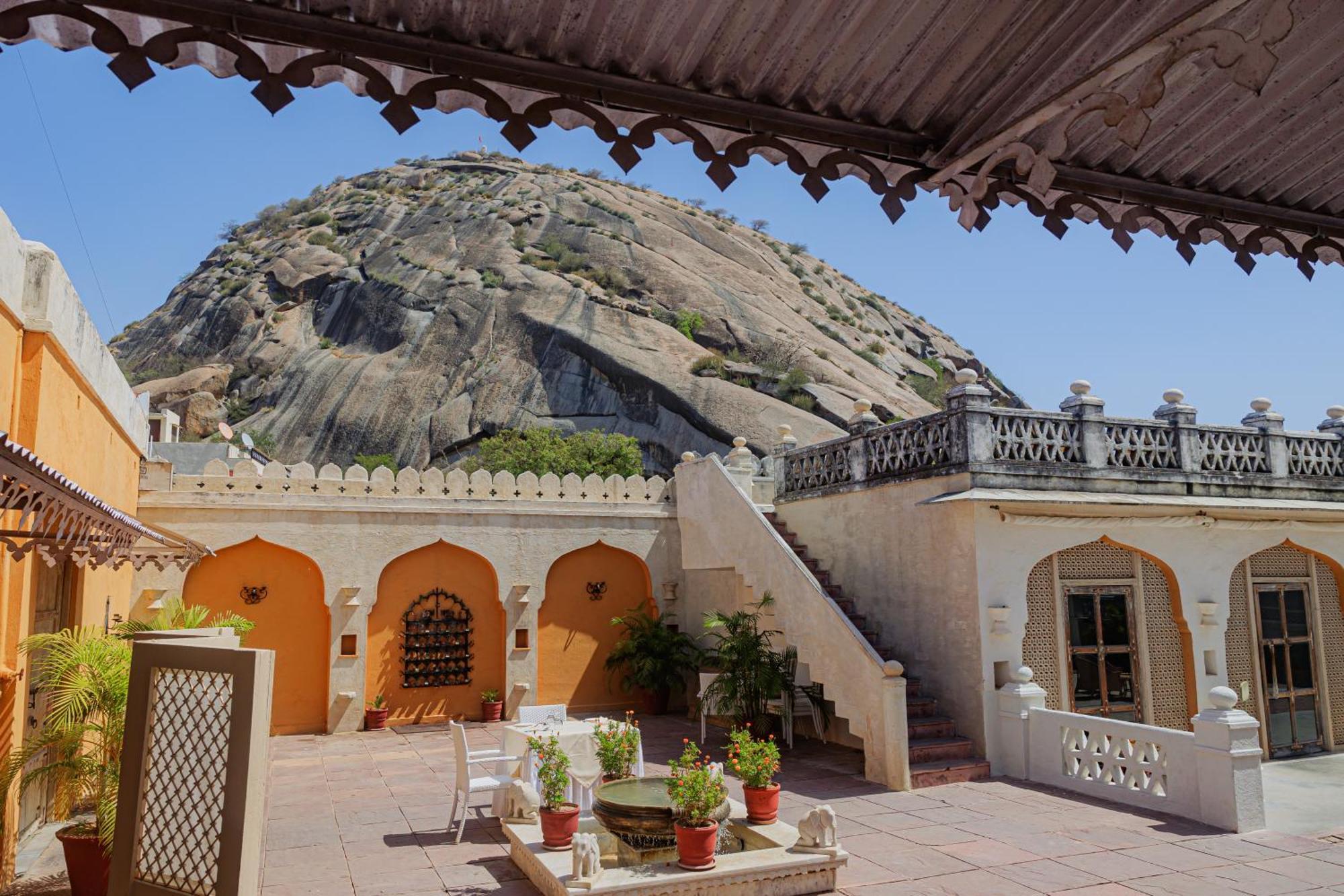 The Rawla Narlai - A Luxury Heritage Stay In Leopard Country Eksteriør bilde